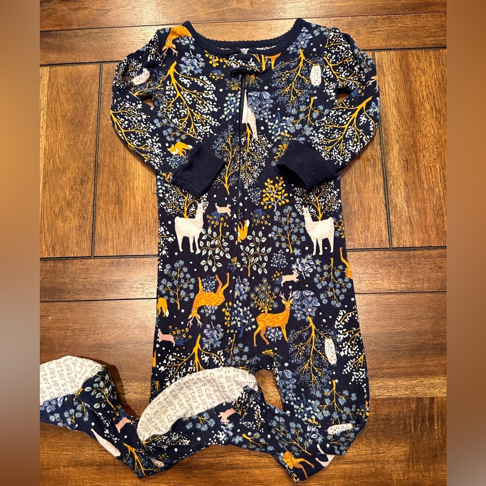 Lightly used! Carters Story Time sz 12M footsie